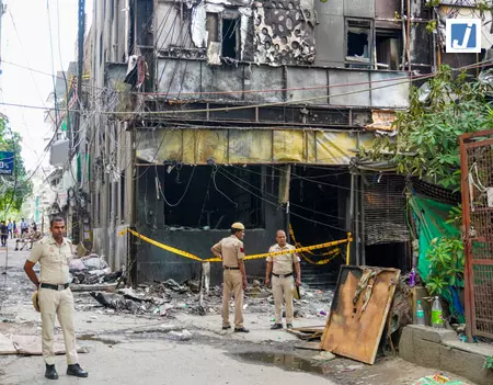 भीषण आग में एक और विदेशी नागरिक की मौत, मृतकों की संख्या बढ़कर 22 हुई भीषण आग में एक और विदेशी नागरिक की मौत, मृतकों की संख्या बढ़कर 22 हुई