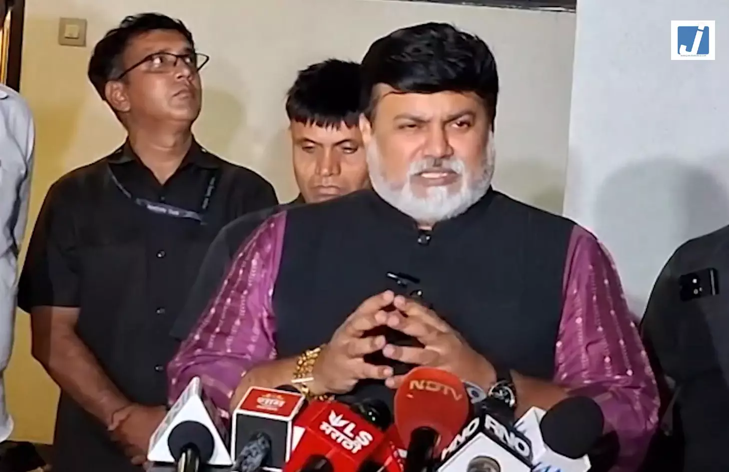 मंत्री उदय सामंत ने गिरीश महाजन के साथ बैठक के बाद सकारात्मक फैसले की संभावना जताई मंत्री उदय सामंत ने गिरीश महाजन के साथ बैठक के बाद सकारात्मक फैसले की संभावना जताई