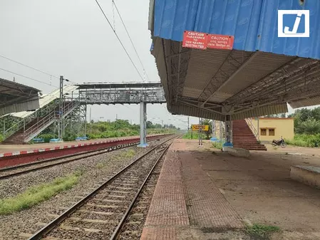 दुमका स्टेशन को मिलेगी कोयले की धूल और शोर से मुक्ति, न्यू मदनपुर बनेगा नया माल ढुलाई केंद्र दुमका स्टेशन को मिलेगी कोयले की धूल और शोर से मुक्ति, न्यू मदनपुर बनेगा नया माल ढुलाई केंद्र