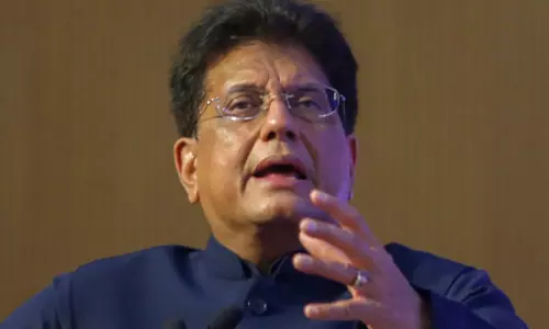 मुंबई के दहिसर में सुविधा केंद्र का उद्घाटन मुंबई के दहिसर में सुविधा केंद्र का उद्घाटन