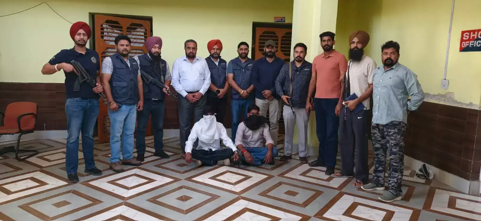 Chandigarh: फिरोजपुर हत्याकांड के दो शूटर जम्मू-कश्मीर से गिरफ्तार Chandigarh: फिरोजपुर हत्याकांड के दो शूटर जम्मू-कश्मीर से गिरफ्तार