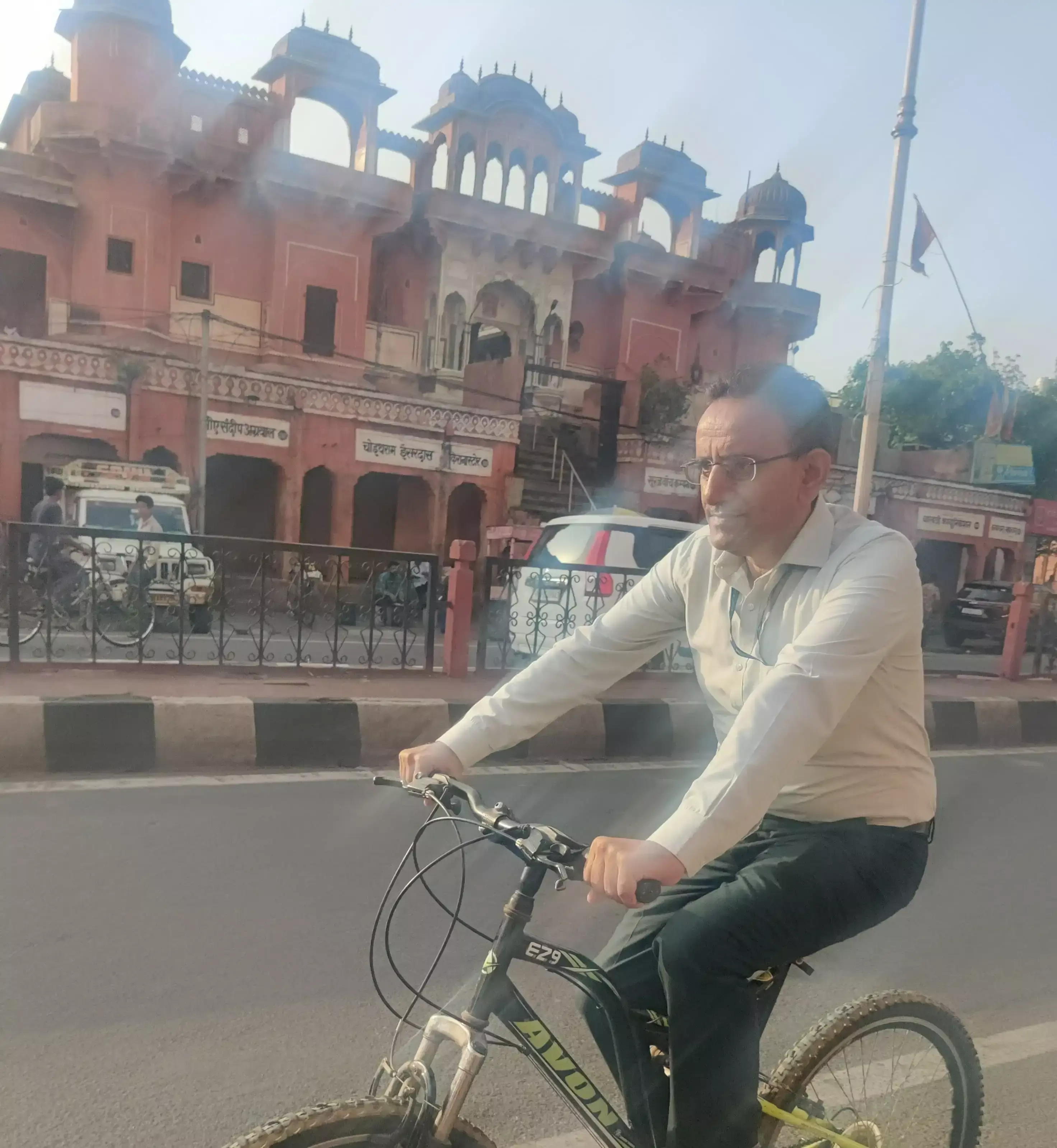 Jaipur: विश्व साइकिल दिवस पर कुलपति ने फिटनेस और हरियाली पर दिया जोर Jaipur: विश्व साइकिल दिवस पर कुलपति ने फिटनेस और हरियाली पर दिया जोर