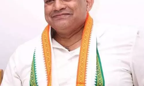 कांग्रेस नेता सूरज हेगड़े के निधन पर मल्लिकार्जुन खड़गे और राहुल गांधी ने जताया शोक कांग्रेस नेता सूरज हेगड़े के निधन पर मल्लिकार्जुन खड़गे और राहुल गांधी ने जताया शोक