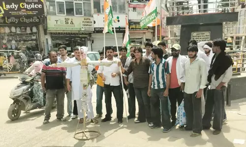 Sirsa: कुरुक्षेत्र में कांग्रेस का प्रदर्शन, सरकार पर साधा निशाना