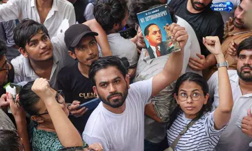 Delhi सीजेपी संस्थापक ने प्रधान से इस्तीफे की मांग की Delhi सीजेपी संस्थापक ने प्रधान से इस्तीफे की मांग की