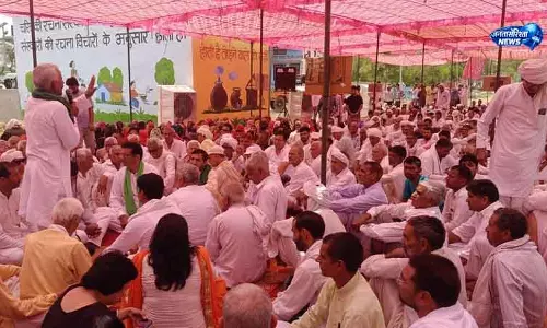 Hisar मनीषा केस: CBI जांच न मिलने पर भूख हड़ताल की चेतावनी Hisar मनीषा केस: CBI जांच न मिलने पर भूख हड़ताल की चेतावनी