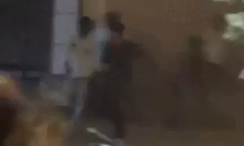 बॉयफ्रेंड ने गर्लफ्रेंड को परेशान करने वाले युवक को पीटा, गिरफ्तार