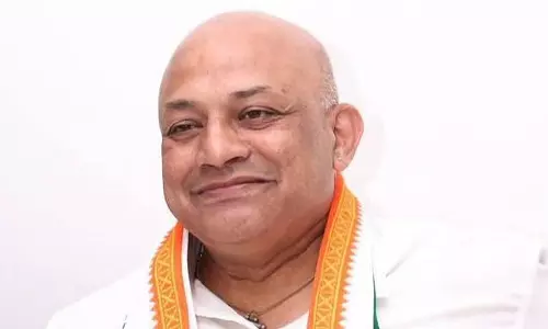 Karnataka ; कांग्रेस के वरिष्ठ नेता सूरज हेगड़े का कार्डियक अरेस्ट से निधन Karnataka ; कांग्रेस के वरिष्ठ नेता सूरज हेगड़े का कार्डियक अरेस्ट से निधन