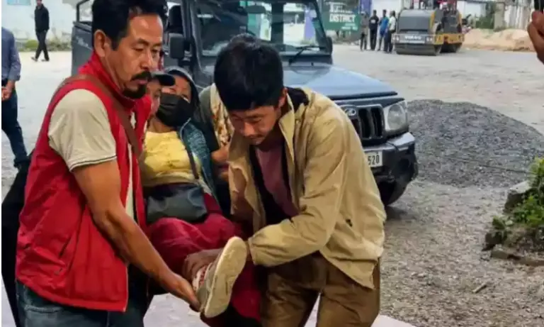 Manipur: उखरुल में असम राइफल्स चौकी के खिलाफ प्रदर्शन में 22 महिलाएं घायल