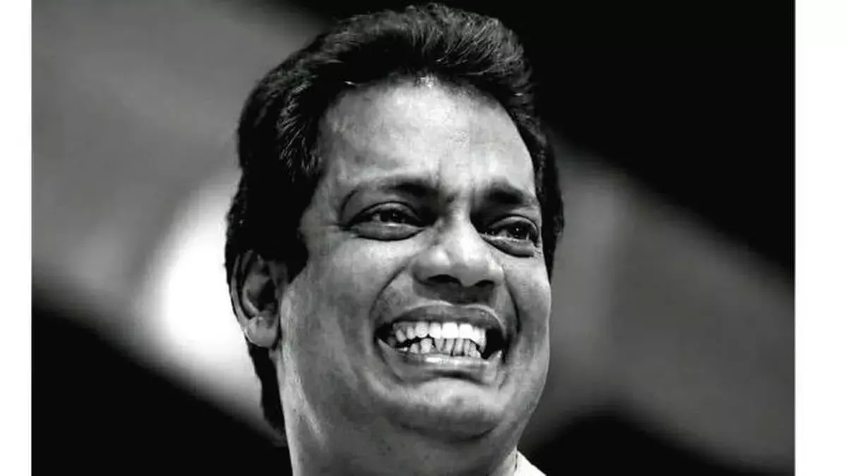 Kerala: मलयालम के पसंदीदा एक्टर के अंतिम संस्कार में सैकड़ों लोग शामिल हुए Kerala: मलयालम के पसंदीदा एक्टर के अंतिम संस्कार में सैकड़ों लोग शामिल हुए