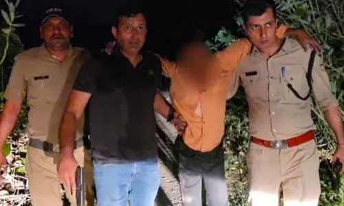 ऋषिकेश में मुठभेड़ के बाद दो बदमाशों को किया गिरफ्तार, दोनों के पैर में लगी गोली ऋषिकेश में मुठभेड़ के बाद दो बदमाशों को किया गिरफ्तार, दोनों के पैर में लगी गोली