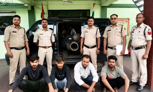 स्टील प्लांट में हुई चोरी का 24 घंटे में खुलासा, जेसीबी ऑपरेटर लोडर चालक समेत 5 गिरफ्तार स्टील प्लांट में हुई चोरी का 24 घंटे में खुलासा, जेसीबी ऑपरेटर लोडर चालक समेत 5 गिरफ्तार