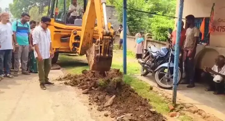 West Burdwan: बाराबनी में हाउस कनेक्शन योजना की शुरुआत, भाजपा का विकास पर जोर West Burdwan: बाराबनी में हाउस कनेक्शन योजना की शुरुआत, भाजपा का विकास पर जोर