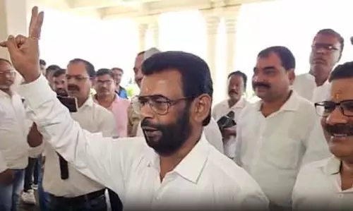 झारखंड: राज्यसभा चुनाव में जीत को लेकर आश्वस्त कांग्रेस-जेएमएम, भाजपा पर लगाए हॉर्स ट्रेडिंग की कोशिश के आरोप झारखंड: राज्यसभा चुनाव में जीत को लेकर आश्वस्त कांग्रेस-जेएमएम, भाजपा पर लगाए हॉर्स ट्रेडिंग की कोशिश के आरोप