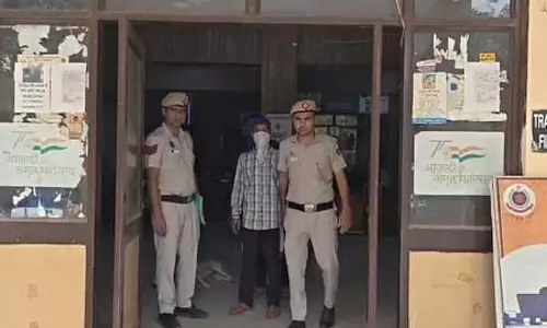 दिल्ली: लक्ष्मी नगर में मोबाइल चोरी का खुलासा, आरोपी गिरफ्तार दिल्ली: लक्ष्मी नगर में मोबाइल चोरी का खुलासा, आरोपी गिरफ्तार
