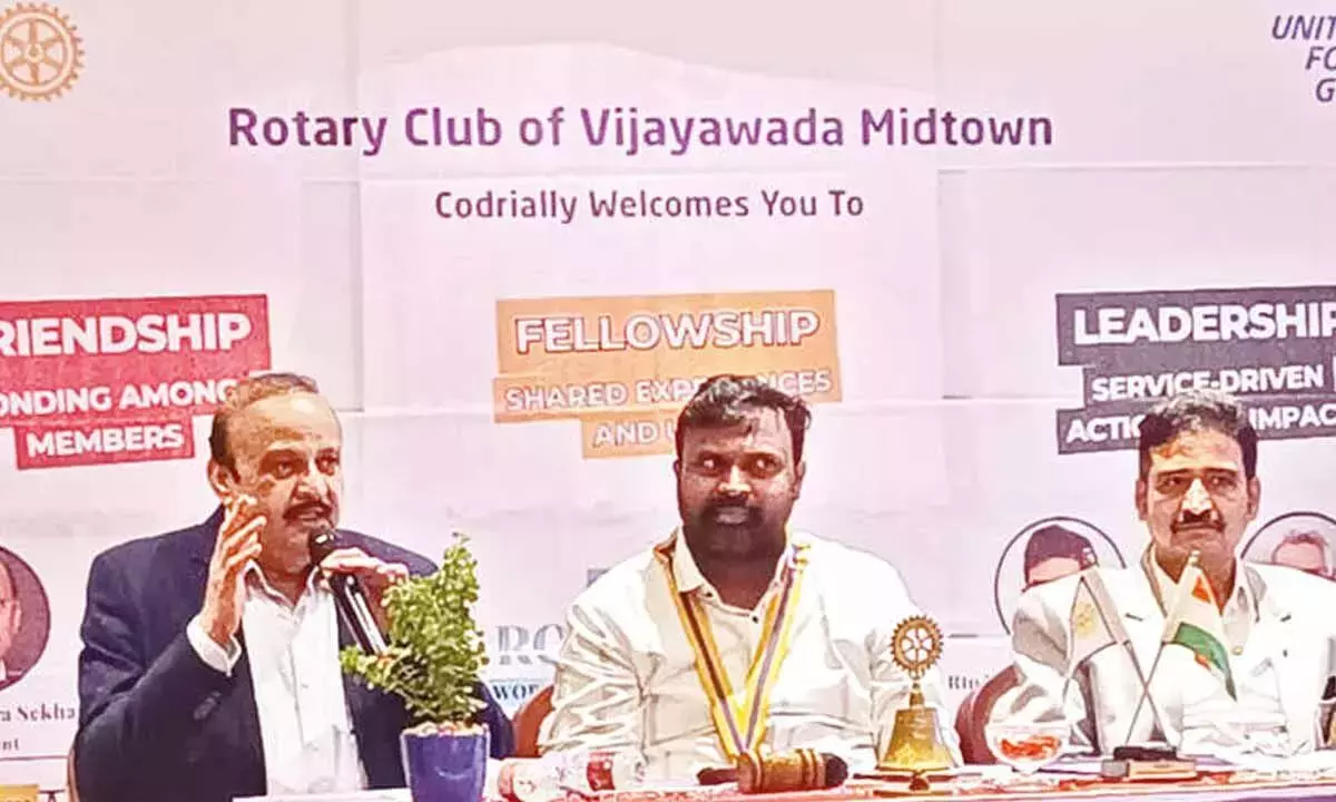 मन में गाने सुनने से इमोशनल घाव भरने में मदद मिलती है: डॉ. इंडला मन में गाने सुनने से इमोशनल घाव भरने में मदद मिलती है: डॉ. इंडला
