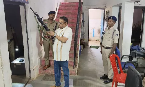 पुलिस अधीक्षक पंकज चंद्रा ने किया फरसगांव थाना का औचक निरीक्षण पुलिस अधीक्षक पंकज चंद्रा ने किया फरसगांव थाना का औचक निरीक्षण