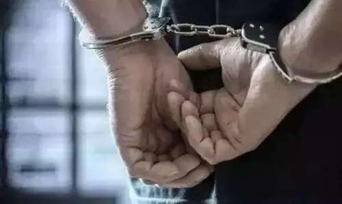 Jharkhand : धनबाद पुलिस ने साइबर ठगी करने वाले संतोष गोराई को किया गिरफ्तार Jharkhand : धनबाद पुलिस ने साइबर ठगी करने वाले संतोष गोराई को किया गिरफ्तार