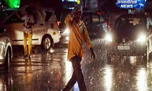 kerala: राजधानी में भारी बारिश, 50 kmph तक की तेज़ हवाओं की चेतावनी kerala: राजधानी में भारी बारिश, 50 kmph तक की तेज़ हवाओं की चेतावनी