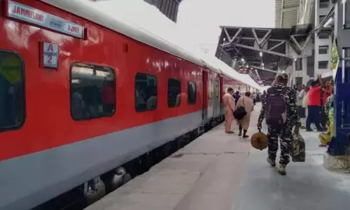 Jammu : मंडल ने पूजा एक्सप्रेस की लगातार देरी दूर कर यात्रियों को समयबद्ध सेवा सुनिश्चित की