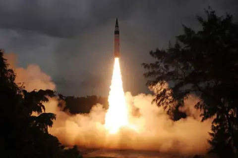 New Delhi: एक साल में भारत ने बढ़ाया न्यूक्लियर आर्सेनल, नई रिपोर्ट में दावा