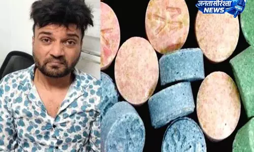 कूरियर में MDMA मामला, कोच्चि में वैज्ञानिक गिरफ्तार कूरियर में MDMA मामला, कोच्चि में वैज्ञानिक गिरफ्तार
