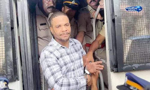 Kerala : पंडालम पुलिस ने दिल्ली से ड्रग गैंग मास्टरमाइंड गिरफ्तार Kerala : पंडालम पुलिस ने दिल्ली से ड्रग गैंग मास्टरमाइंड गिरफ्तार