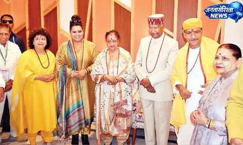 मनाली पहुंचे रामनाथ कोविंद, सुधांशु महाराज के जागृति आश्रम में तीन दिन बिताएंगे पूर्व राष्ट्रपति मनाली पहुंचे रामनाथ कोविंद, सुधांशु महाराज के जागृति आश्रम में तीन दिन बिताएंगे पूर्व राष्ट्रपति