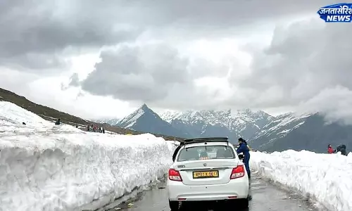 कुल्लू में सात दिन में 24 लाख पर्यटकों ने निहारी अटल टनल कुल्लू में सात दिन में 24 लाख पर्यटकों ने निहारी अटल टनल