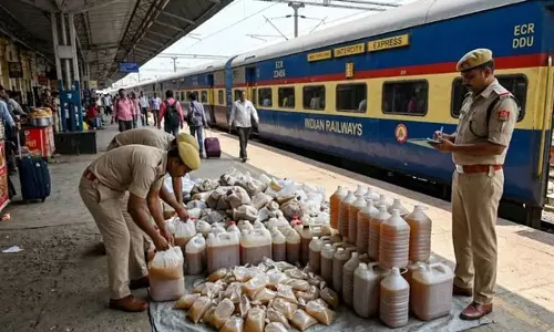 RPF कोडरमा की ‘ऑपरेशन सतर्क’ के तहत बड़ी कार्रवाई RPF कोडरमा की ‘ऑपरेशन सतर्क’ के तहत बड़ी कार्रवाई