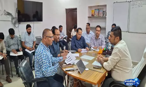 गर्मी में जल आपूर्ति और स्वास्थ्य व्यवस्था को लेकर District Collector ने ली समीक्षा बैठक, दिए सख्त निर्देश