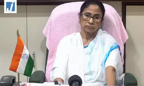 रेत की नींव पर बने घर की तरह बिखर रही है तृणमूल कांग्रेस, अंदरूनी बगावत से बढ़ा संकट रेत की नींव पर बने घर की तरह बिखर रही है तृणमूल कांग्रेस, अंदरूनी बगावत से बढ़ा संकट