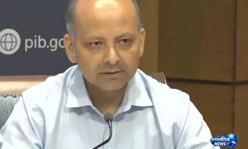 शिपिंग मंत्रालय ने Hormuz के दक्षिण में 24 भारतीय नाविकों को ले जा रहे जहाज़ पर हमले की पुष्टि की शिपिंग मंत्रालय ने Hormuz के दक्षिण में 24 भारतीय नाविकों को ले जा रहे जहाज़ पर हमले की पुष्टि की