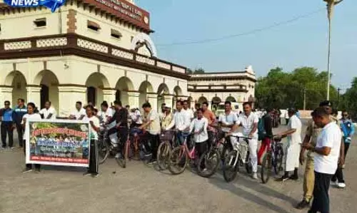 सायकल रैली निकालकर फिटनेस और पर्यावरण संरक्षण का दिया संदेश सायकल रैली निकालकर फिटनेस और पर्यावरण संरक्षण का दिया संदेश