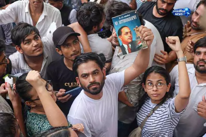 Delhi सीजेपी संस्थापक ने प्रधान से इस्तीफे की मांग की Delhi सीजेपी संस्थापक ने प्रधान से इस्तीफे की मांग की