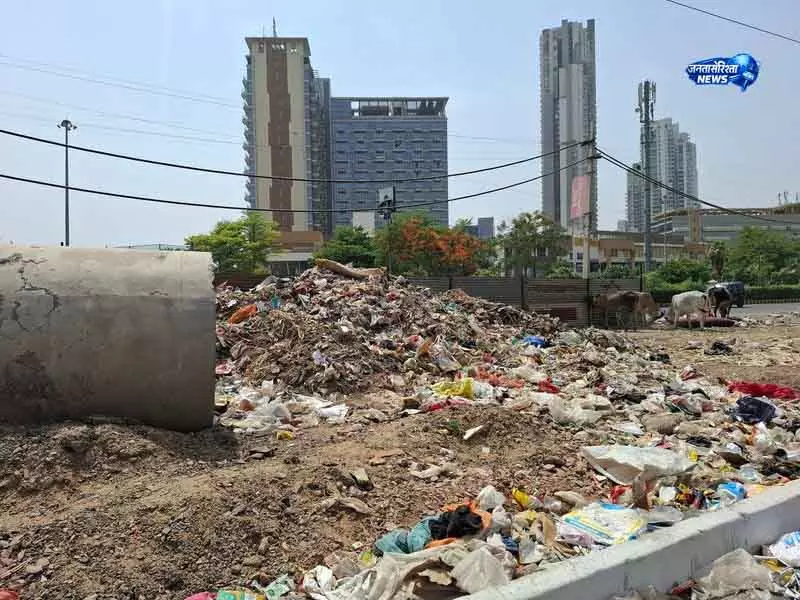 Gurugram में सैनिटेशन चार्ज पर उठे सवाल Gurugram में सैनिटेशन चार्ज पर उठे सवाल