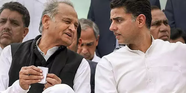 Gehlot का बड़ा दावा: 2022 का राजनीतिक संकट उन्हें कांग्रेस अध्यक्ष पद से रोकने की साजिश थी Gehlot का बड़ा दावा: 2022 का राजनीतिक संकट उन्हें कांग्रेस अध्यक्ष पद से रोकने की साजिश थी
