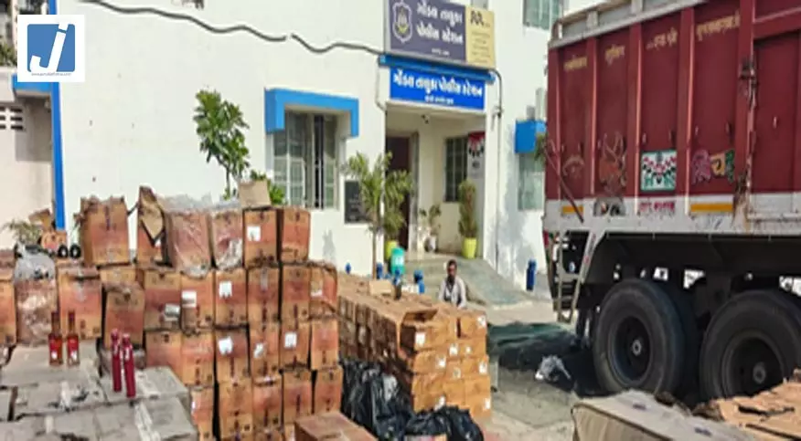 1.51 करोड़ की शराब जब्त, ट्रक ड्राइवर गिरफ्तार 1.51 करोड़ की शराब जब्त, ट्रक ड्राइवर गिरफ्तार