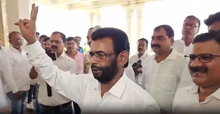 झारखंड: राज्यसभा चुनाव में जीत को लेकर आश्वस्त कांग्रेस-जेएमएम, भाजपा पर लगाए हॉर्स ट्रेडिंग की कोशिश के आरोप झारखंड: राज्यसभा चुनाव में जीत को लेकर आश्वस्त कांग्रेस-जेएमएम, भाजपा पर लगाए हॉर्स ट्रेडिंग की कोशिश के आरोप