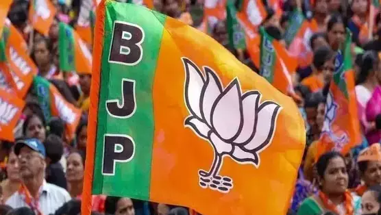 Jammu : विकास और भेदभाव के मुद्दों पर उमर सरकार को घेरने की रणनीति बनाएगी भाजपा Jammu : विकास और भेदभाव के मुद्दों पर उमर सरकार को घेरने की रणनीति बनाएगी भाजपा