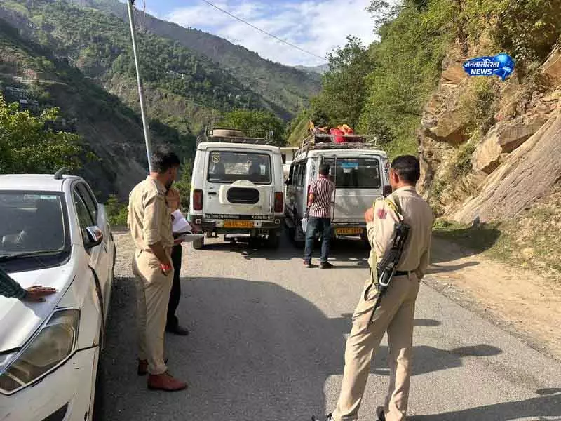 Rajouri-रामबन में 1.74 लाख के चालान
