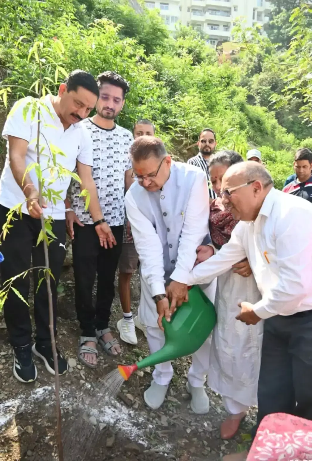 Dehradun: मंत्री गणेश जोशी ने ‘एक पेड़ मां के नाम’ अभियान में लगाया पौधा Dehradun: मंत्री गणेश जोशी ने ‘एक पेड़ मां के नाम’ अभियान में लगाया पौधा