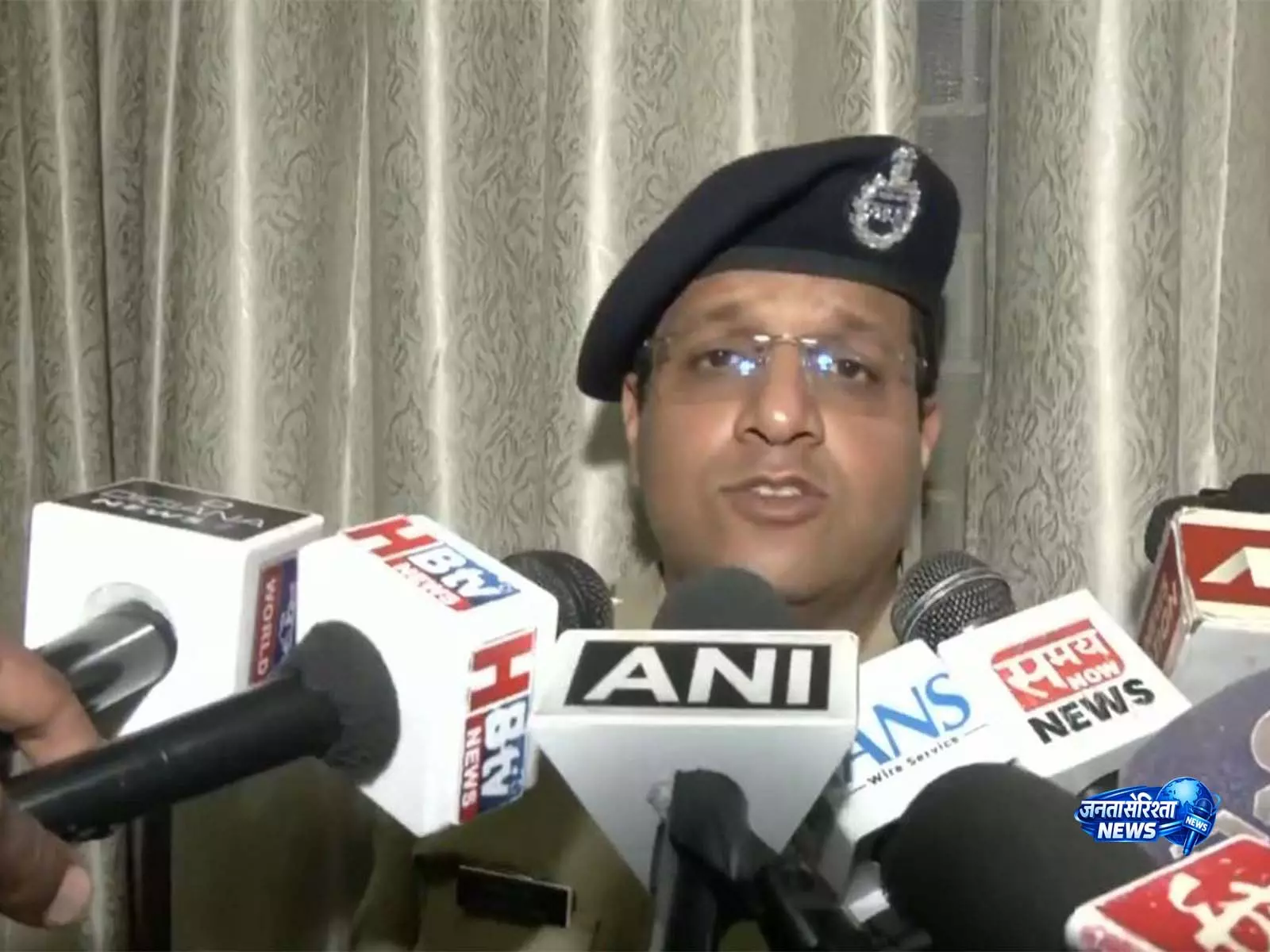 इंदौर में दो गुटों में हिंसक झड़प, हत्या के प्रयास में FIR दर्ज, जांच जारी इंदौर में दो गुटों में हिंसक झड़प, हत्या के प्रयास में FIR दर्ज, जांच जारी