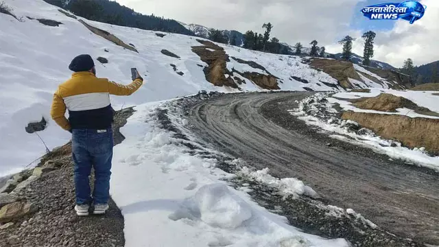 Jammu : बनी के पहाड़ी पर्यटन स्थल गर्मी में बने पर्यटकों की पहली पसंद Jammu : बनी के पहाड़ी पर्यटन स्थल गर्मी में बने पर्यटकों की पहली पसंद