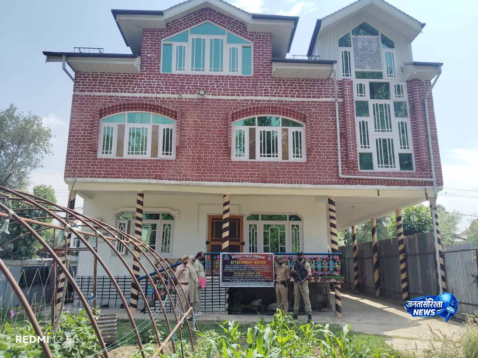 श्रीनगर पुलिस ने NDPS एक्ट के तहत 4 करोड़ की संपत्ति जब्त की श्रीनगर पुलिस ने NDPS एक्ट के तहत 4 करोड़ की संपत्ति जब्त की