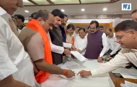 मध्य प्रदेश: भाजपा उम्मीदवार महेश केवट ने राज्यसभा चुनाव के लिए नामांकन दाखिल किया मध्य प्रदेश: भाजपा उम्मीदवार महेश केवट ने राज्यसभा चुनाव के लिए नामांकन दाखिल किया
