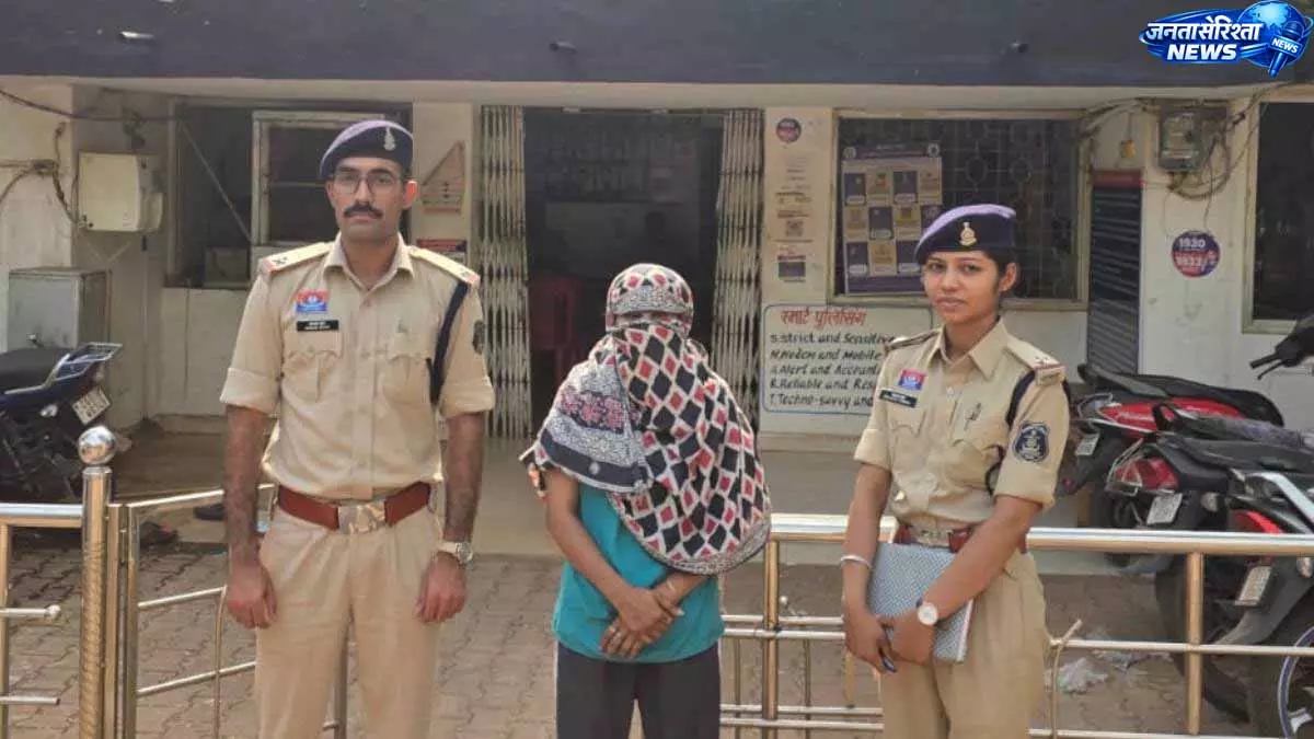 हेरोइन के साथ महिला तस्कर गिरफ्तार, 10 लाख रुपये की चिट्टा बरामद