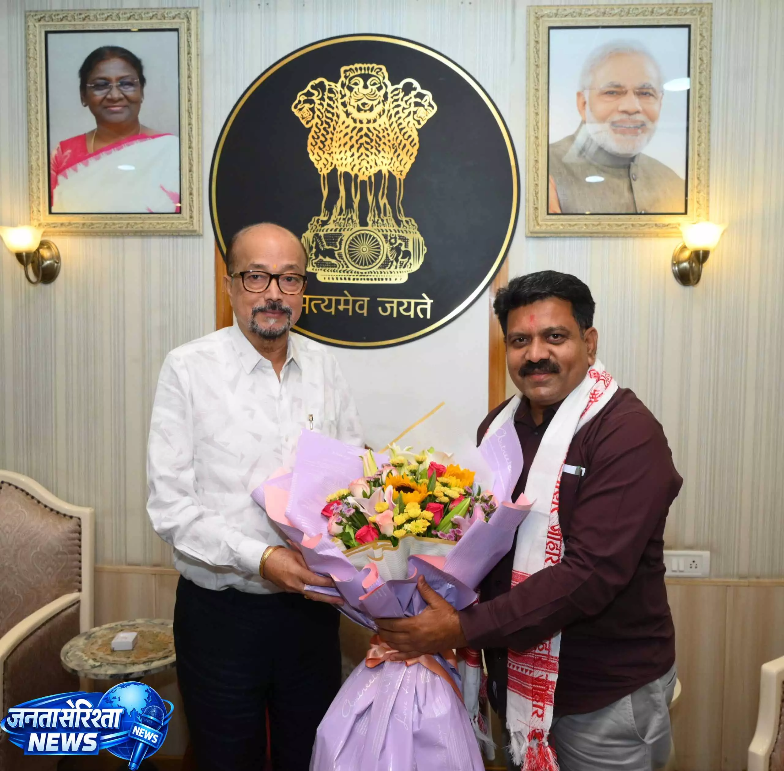राज्यपाल रमेन डेका से उपमुख्यमंत्री विजय शर्मा ने सौजन्य भेंट की राज्यपाल रमेन डेका से उपमुख्यमंत्री विजय शर्मा ने सौजन्य भेंट की