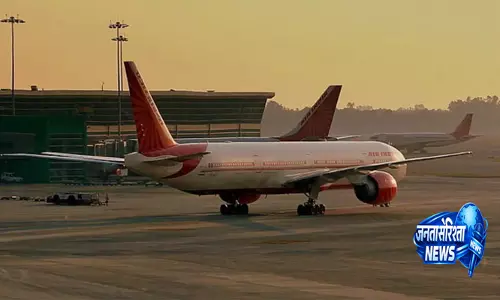 तेहरान का अंतरराष्ट्रीय हवाई अड्डा पर उड़ानें शुरू