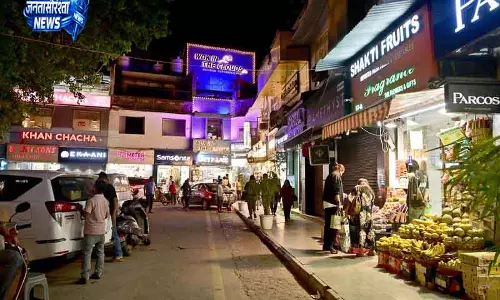 NDMC ने खान मार्केट में रिनोवेशन कार्य शुरू किया NDMC ने खान मार्केट में रिनोवेशन कार्य शुरू किया
